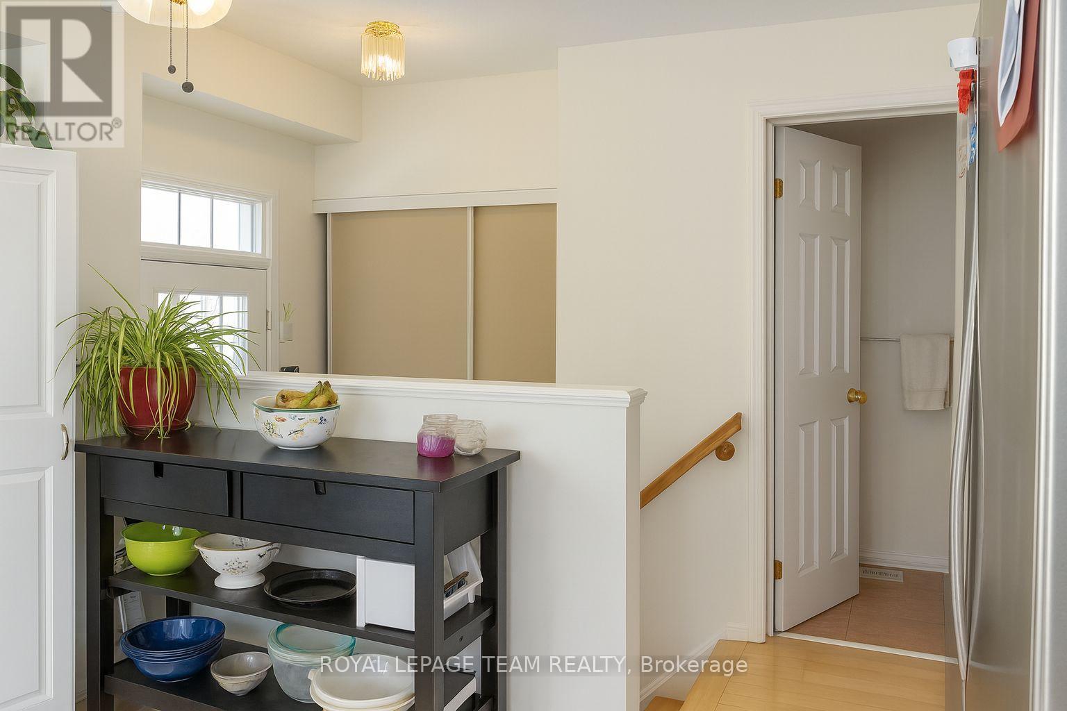 20 Heartleaf Private, Ottawa, Ontario  K1T 3Z9 - Photo 13 - X12820320