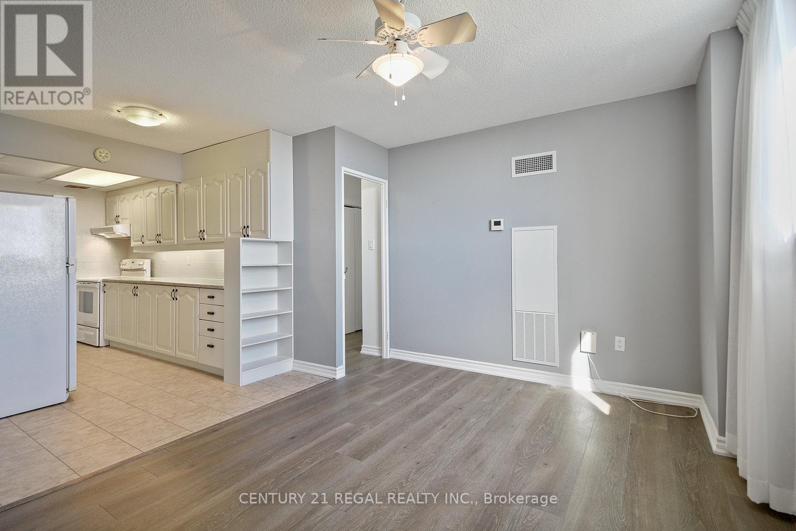 1207 - 812 Burnhamthorpe Road E, Toronto, Ontario  M9C 4W1 - Photo 14 - W12464448