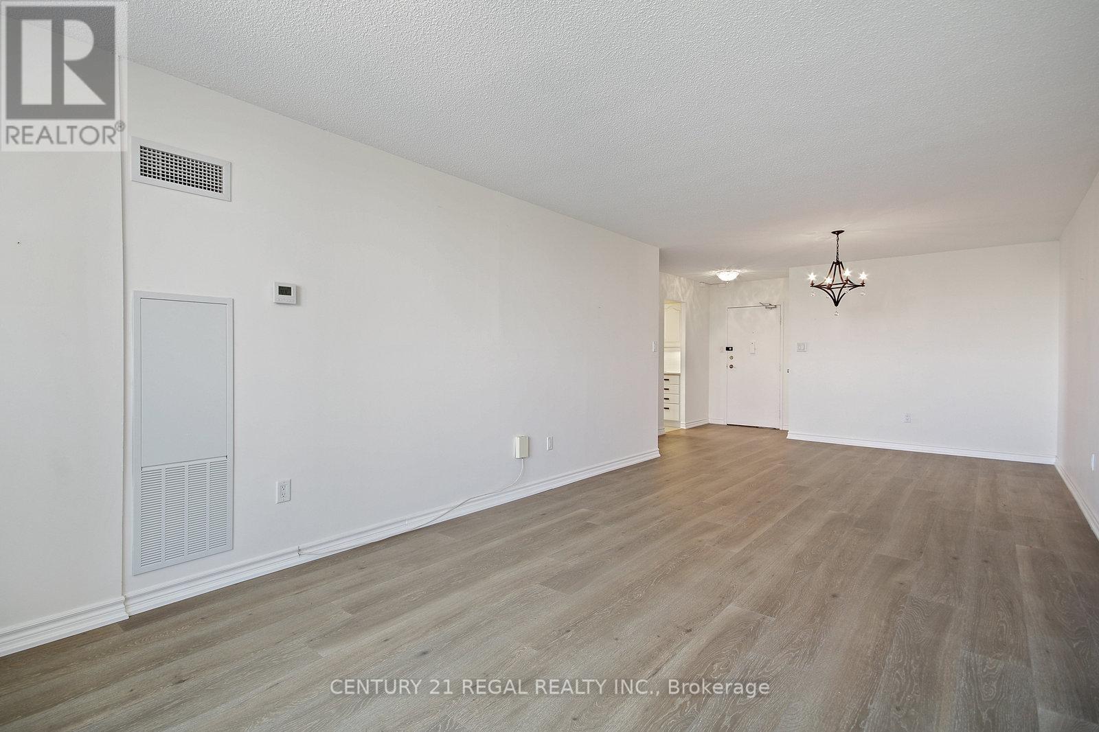 1207 - 812 Burnhamthorpe Road E, Toronto, Ontario  M9C 4W1 - Photo 4 - W12464448