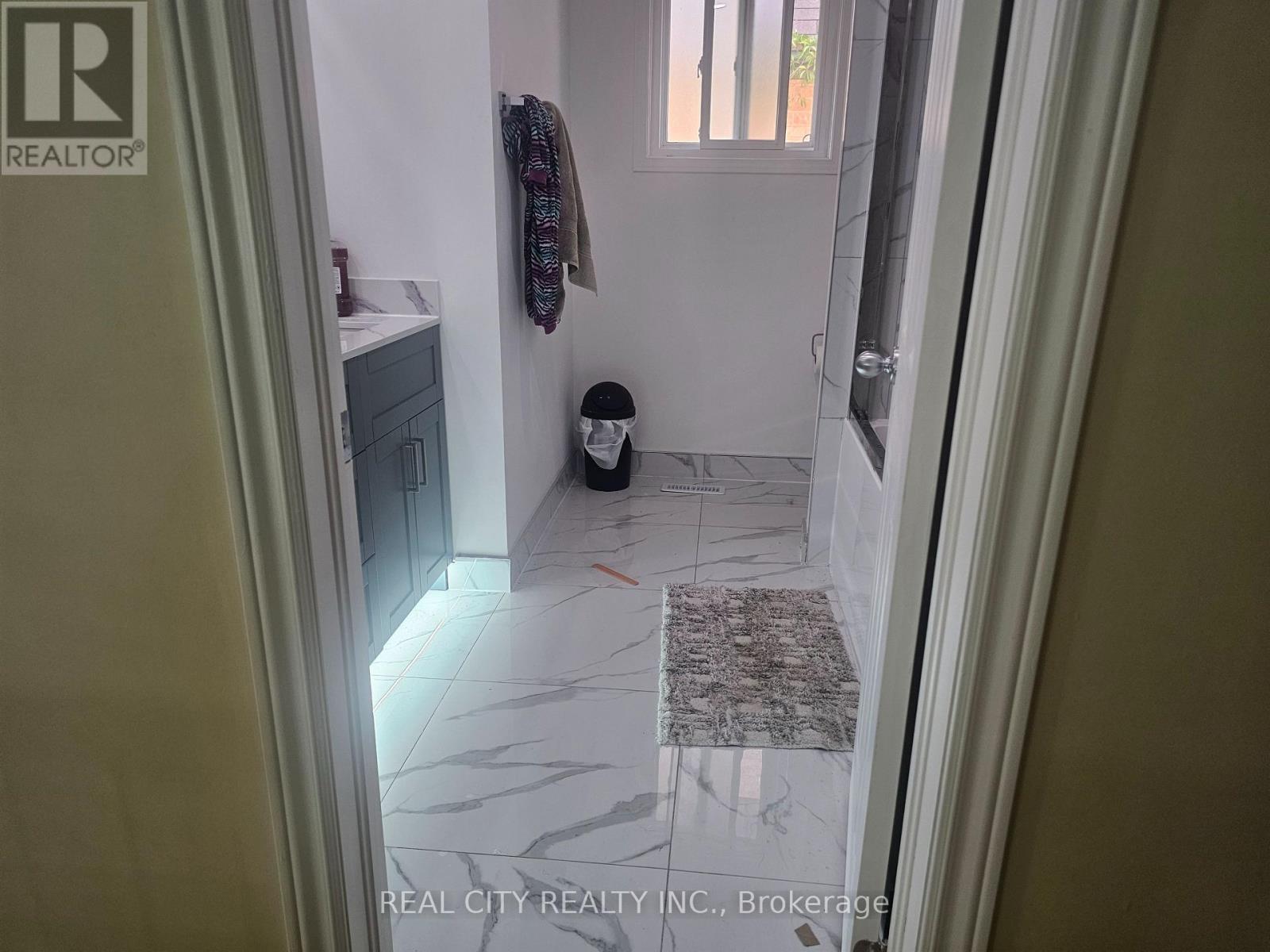 37 Bobcat Street, Brampton, Ontario  L6R 1C8 - Photo 16 - W12587184