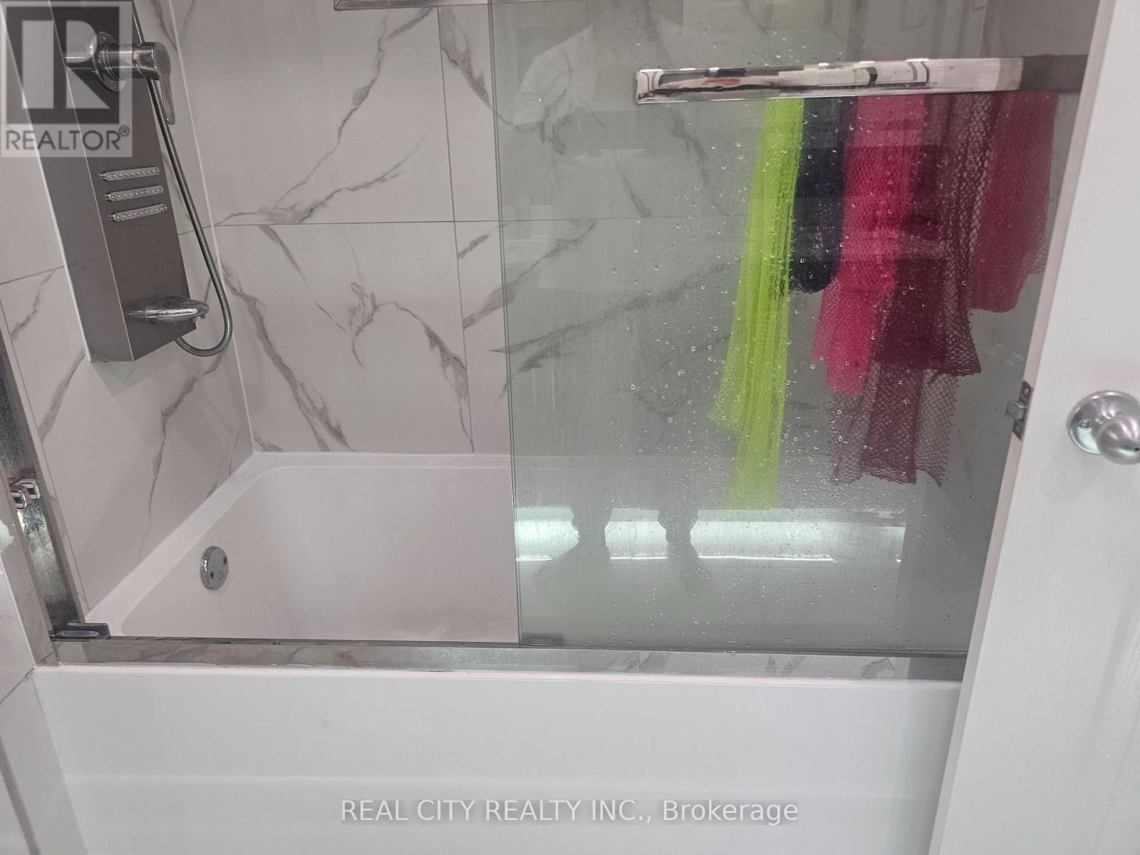 37 Bobcat Street, Brampton, Ontario  L6R 1C8 - Photo 18 - W12587184