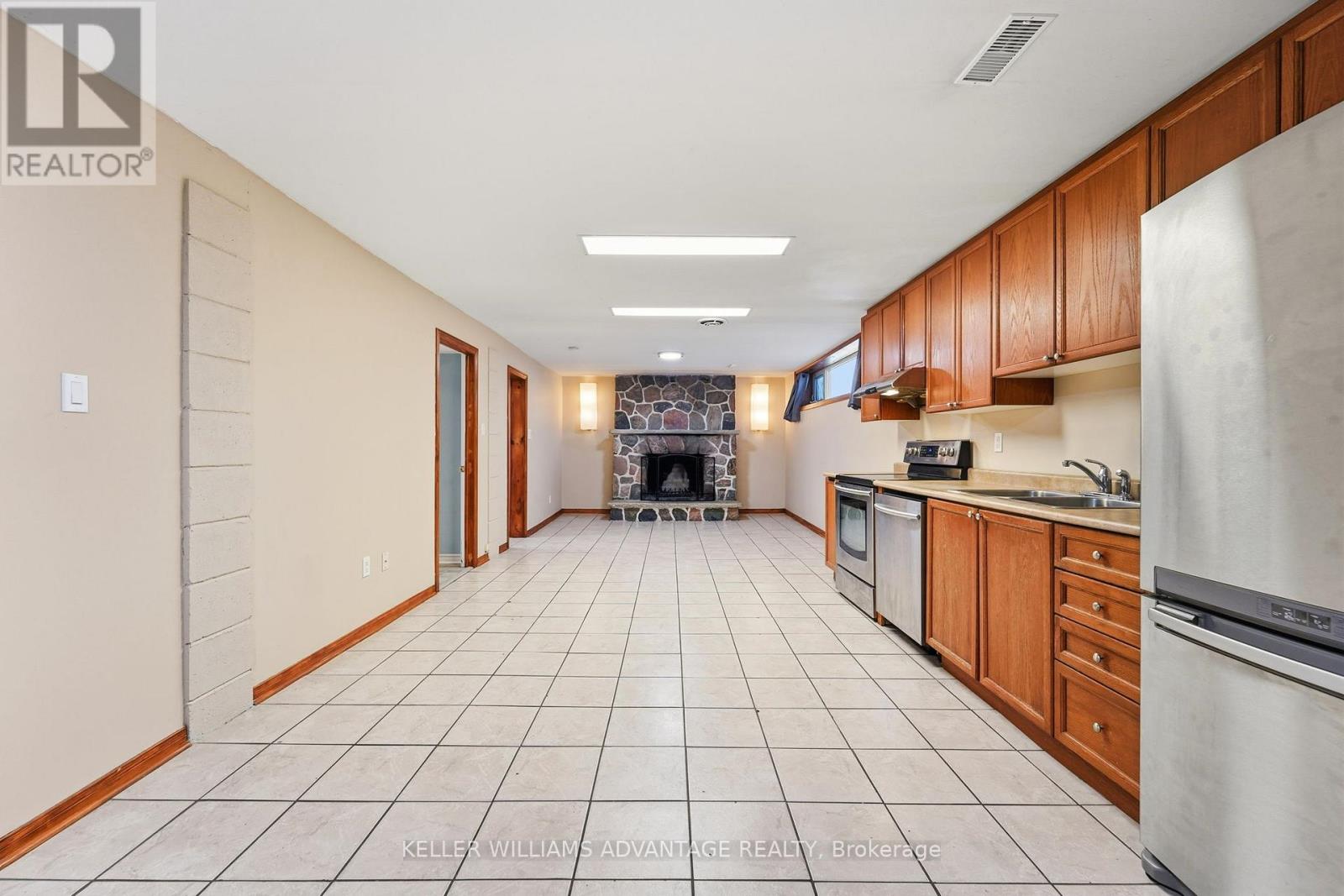 Lower Unit - 105 Hart Avenue, Toronto, Ontario  M1K 3H3 - Photo 3 - E12679156