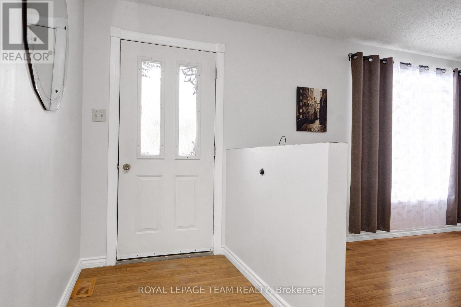 13025 Mackenzie Road, South Dundas, Ontario  K0C 1H0 - Photo 5 - X12821618