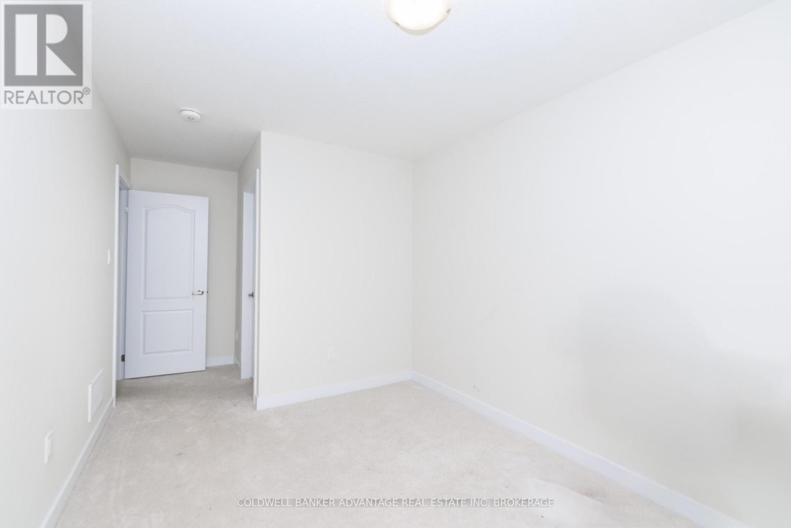 55 Rowlock Street, Welland, Ontario  L3B 5K5 - Photo 11 - X12821580