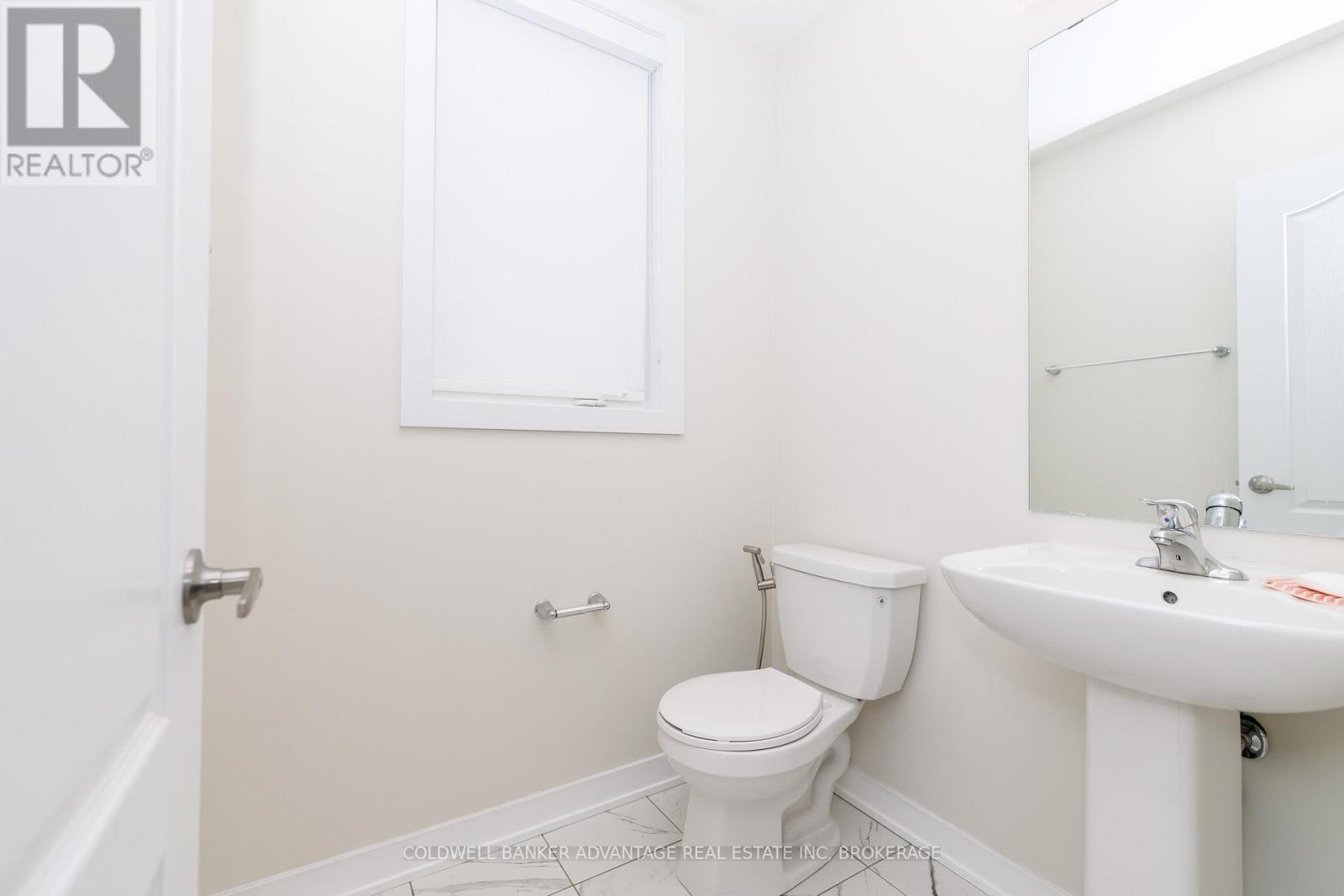 55 Rowlock Street, Welland, Ontario  L3B 5K5 - Photo 5 - X12821580