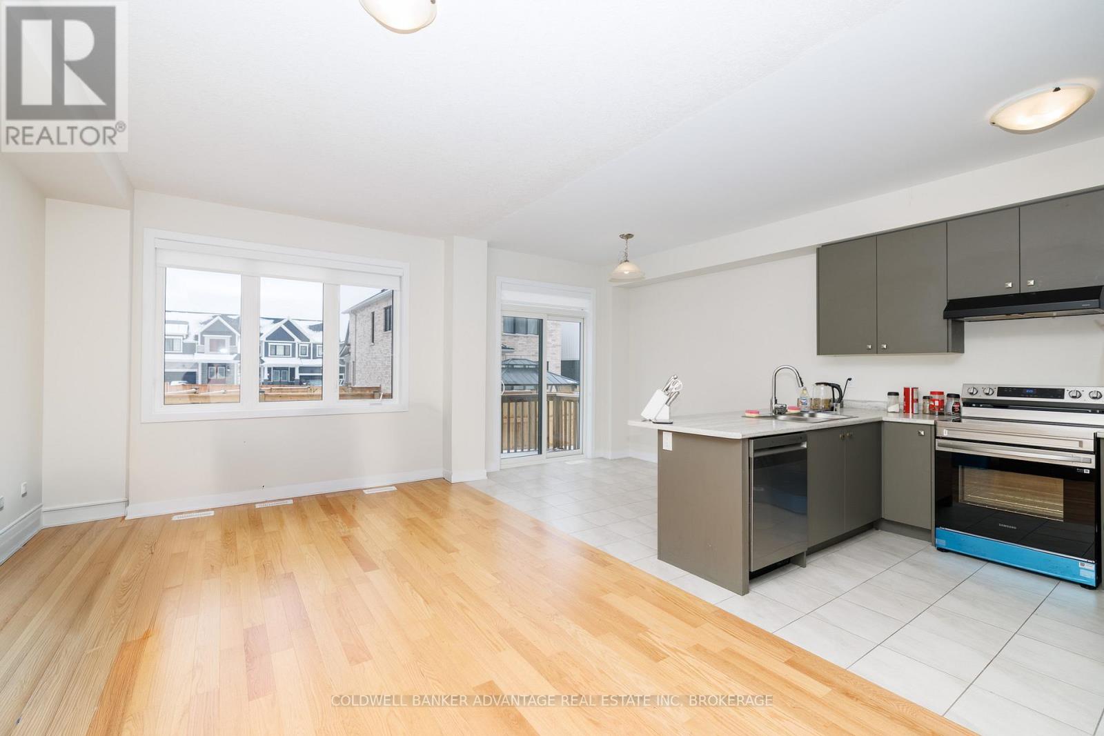 55 Rowlock Street, Welland, Ontario  L3B 5K5 - Photo 6 - X12821580