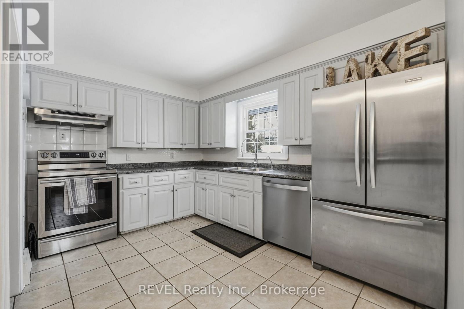 470 Glenwood Drive, Fort Erie, Ontario  L0S 1N0 - Photo 16 - X12821622