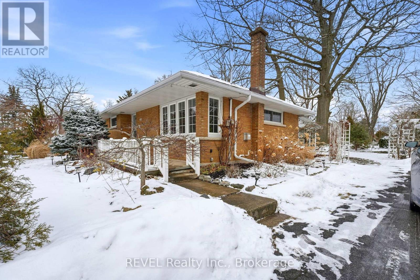 470 Glenwood Drive, Fort Erie, Ontario  L0S 1N0 - Photo 2 - X12821622