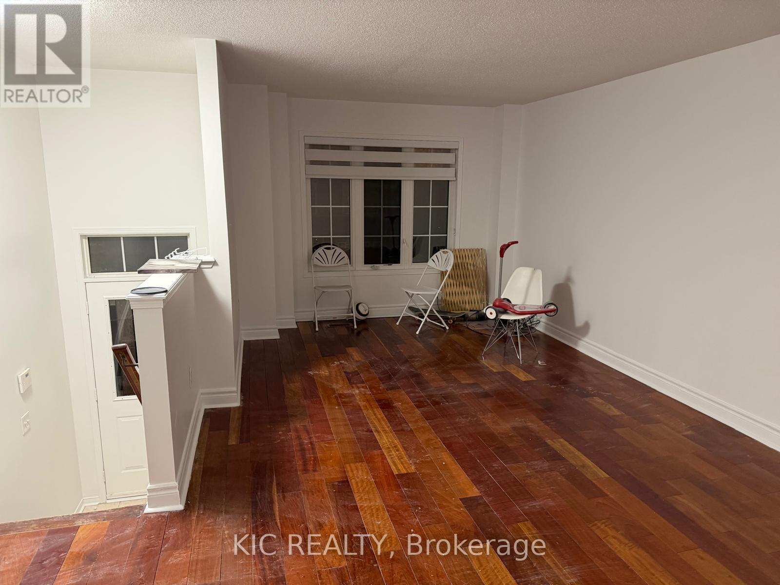 8 Ventura Lane, Ajax (Central), Ontario  L1T 0C4 - Photo 5 - E12821574