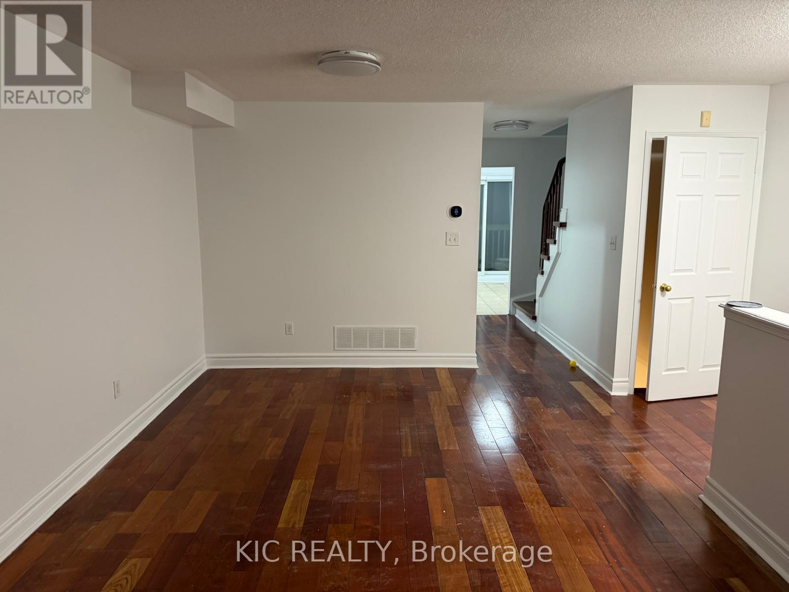 8 Ventura Lane, Ajax (Central), Ontario  L1T 0C4 - Photo 6 - E12821574