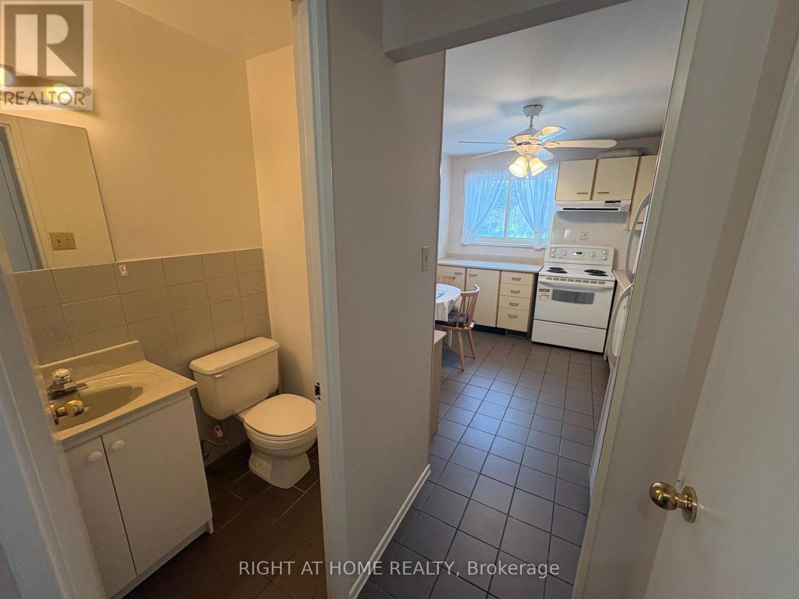 194 - 160 Palmdale Drive, Toronto, Ontario  M1T 3M7 - Photo 3 - E12821600