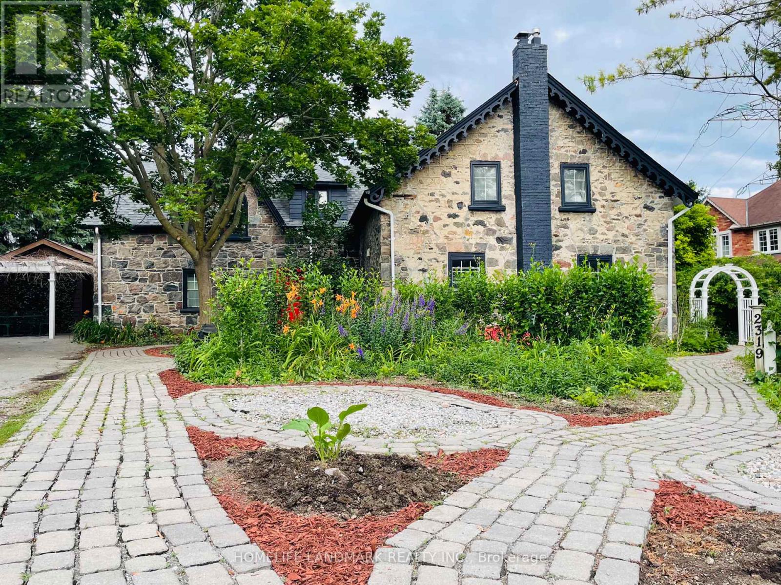 2319 WILDWOOD CRESCENT, Pickering, Ontario