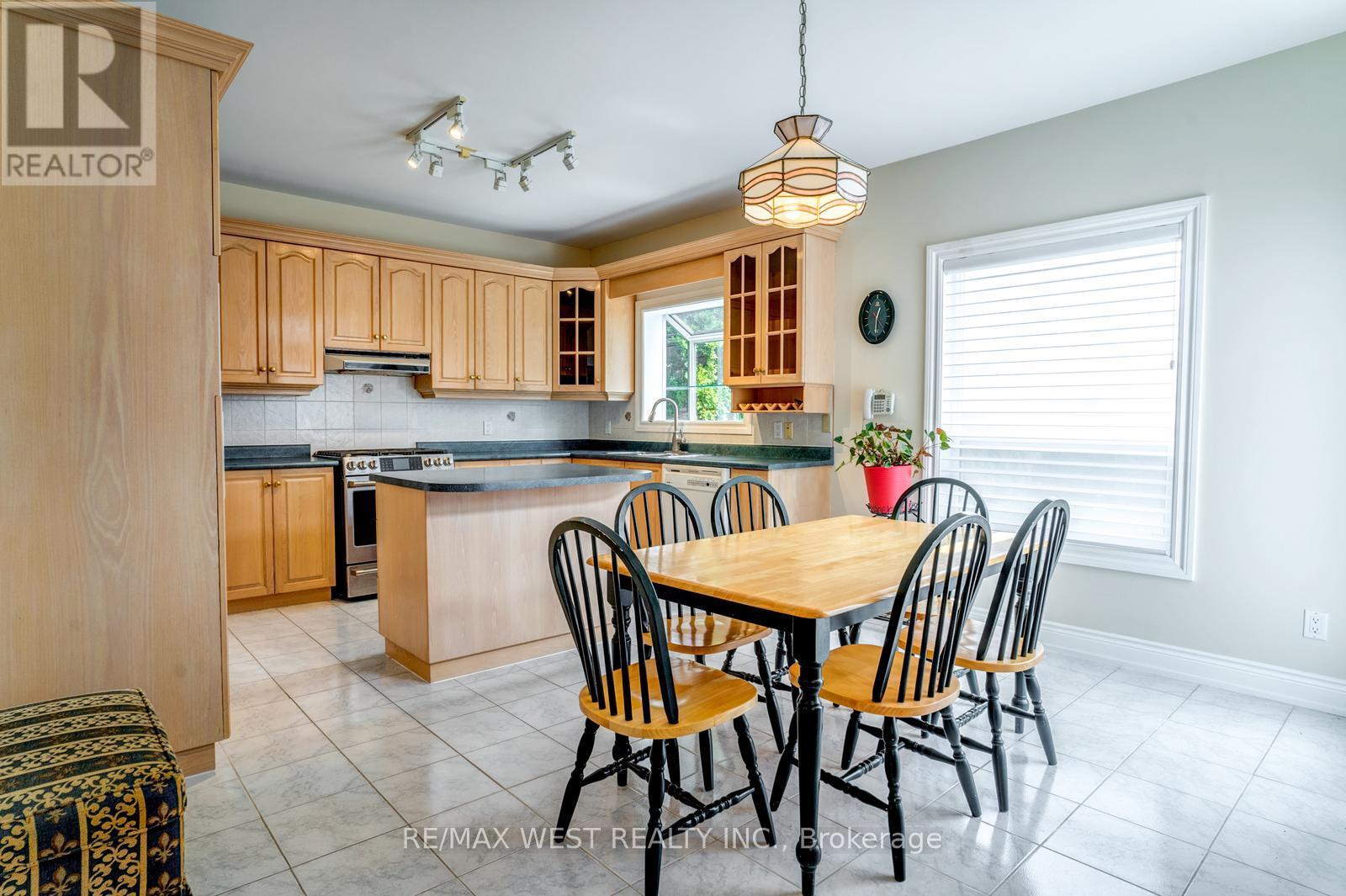 229 Baker Avenue, Richmond Hill, Ontario  L4C 1X8 - Photo 14 - N12821620