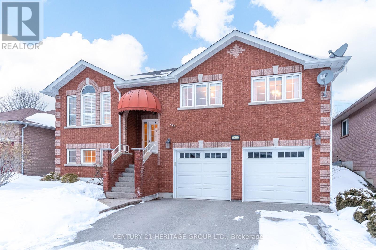 4 Countryside Court, Bradford West Gwillimbury, Ontario  L3Z 2Z8 - Photo 2 - N12821670