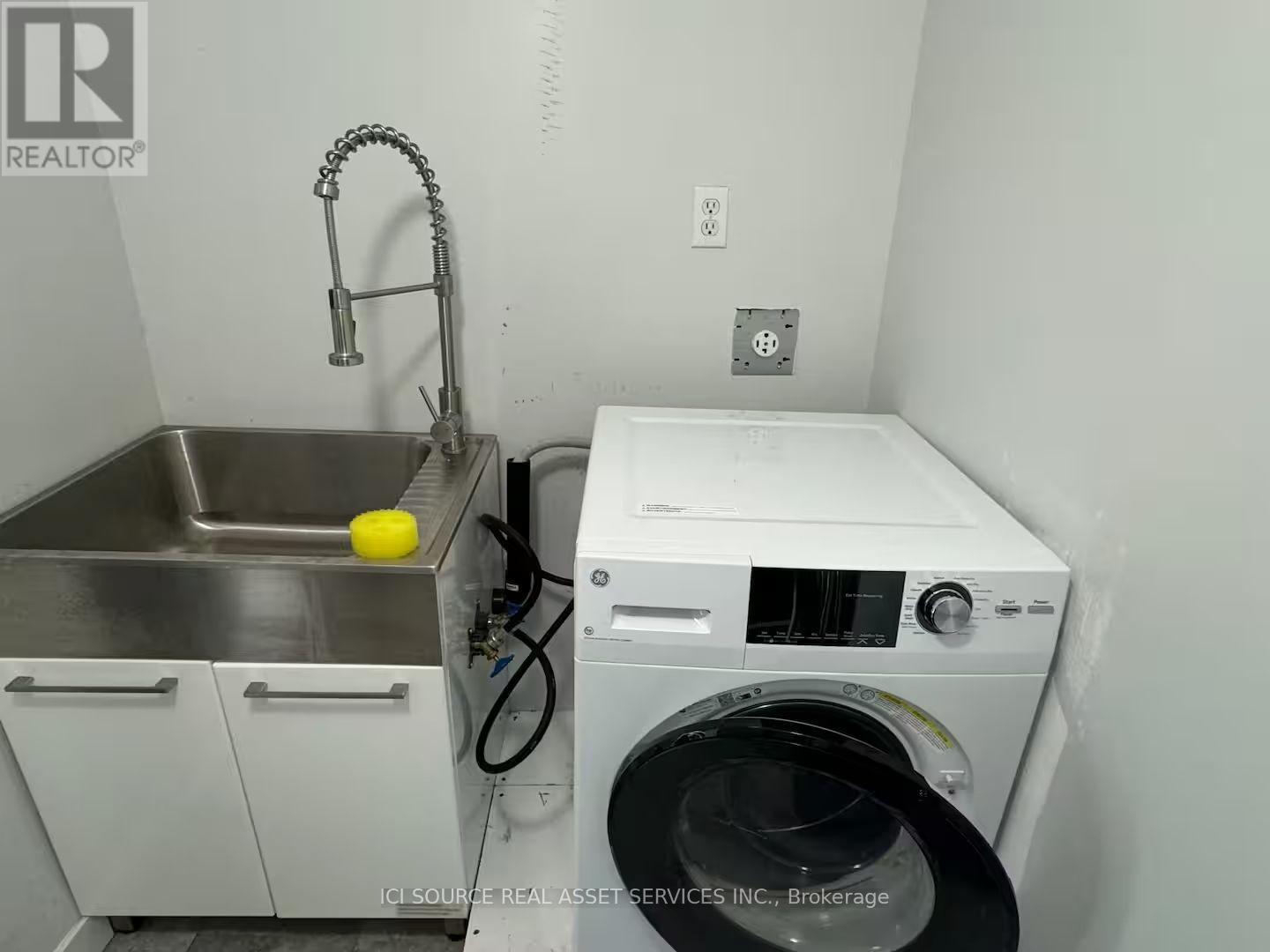 Basement - 27 Valley Trail, East Gwillimbury, Ontario  L3Y 4V8 - Photo 2 - N12821674