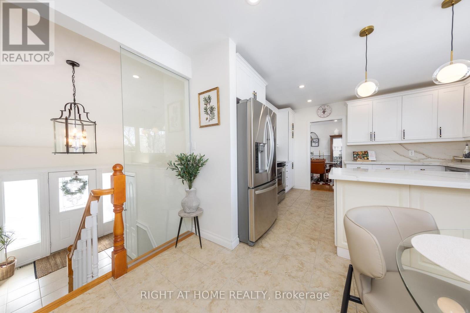 6 Fairhaven Drive, Toronto, Ontario  M9P 2P6 - Photo 16 - W12821590