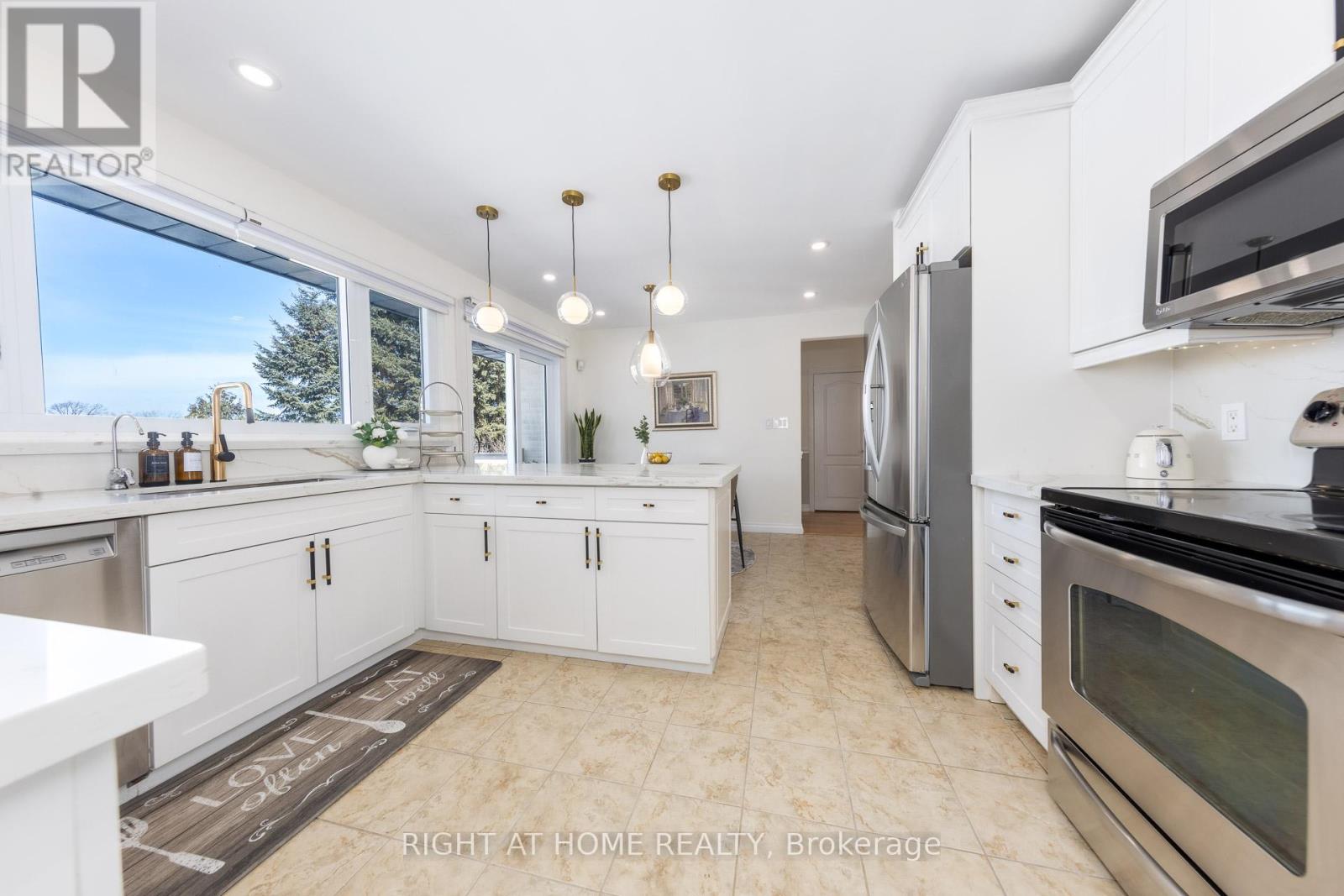 6 Fairhaven Drive, Toronto, Ontario  M9P 2P6 - Photo 21 - W12821590