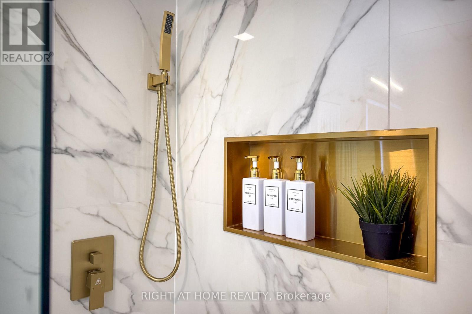 6 Fairhaven Drive, Toronto, Ontario  M9P 2P6 - Photo 27 - W12821590