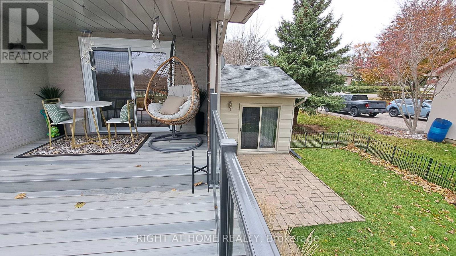 6 Fairhaven Drive, Toronto, Ontario  M9P 2P6 - Photo 44 - W12821590