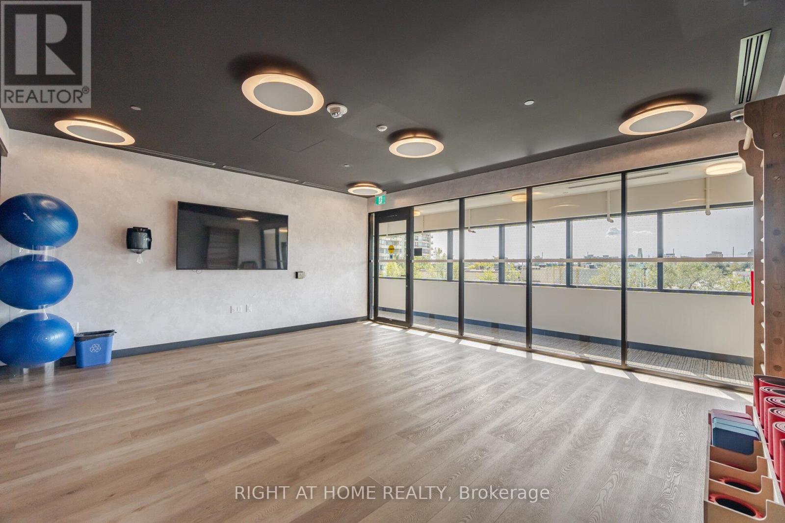 712 - 86 Dundas Street E, Mississauga, Ontario  L5A 1W4 - Photo 19 - W12821598