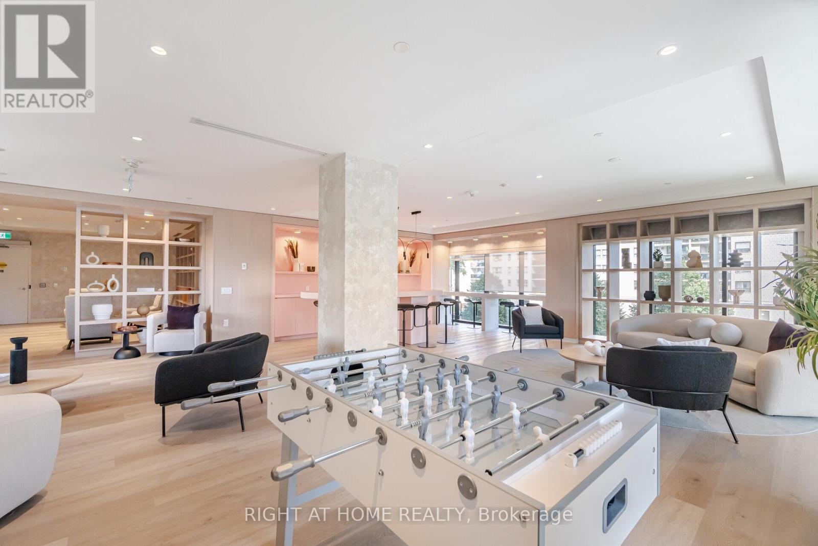 712 - 86 Dundas Street E, Mississauga, Ontario  L5A 1W4 - Photo 25 - W12821598