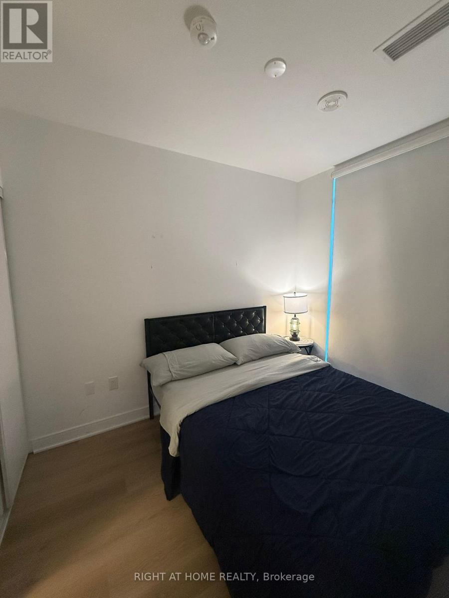 712 - 86 Dundas Street E, Mississauga, Ontario  L5A 1W4 - Photo 7 - W12821598