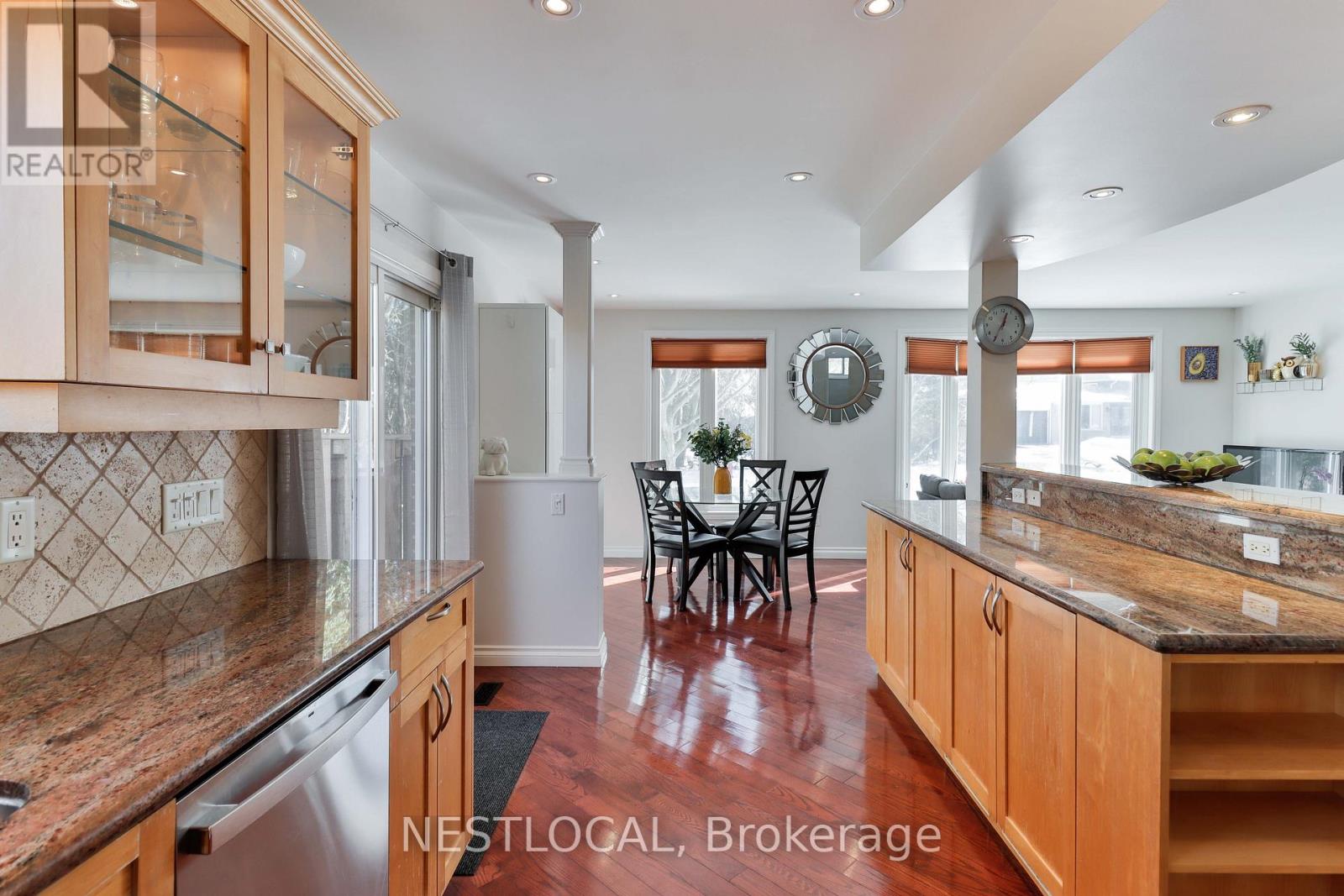 1286 Landfair Crescent, Oakville, Ontario  L6H 2N3 - Photo 10 - W12821612