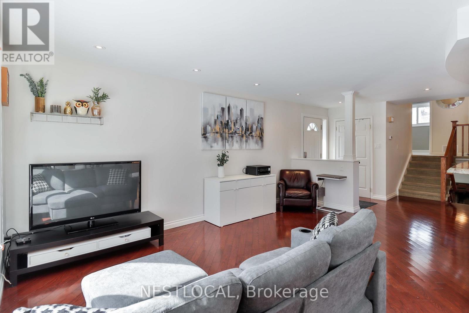 1286 Landfair Crescent, Oakville, Ontario  L6H 2N3 - Photo 6 - W12821612