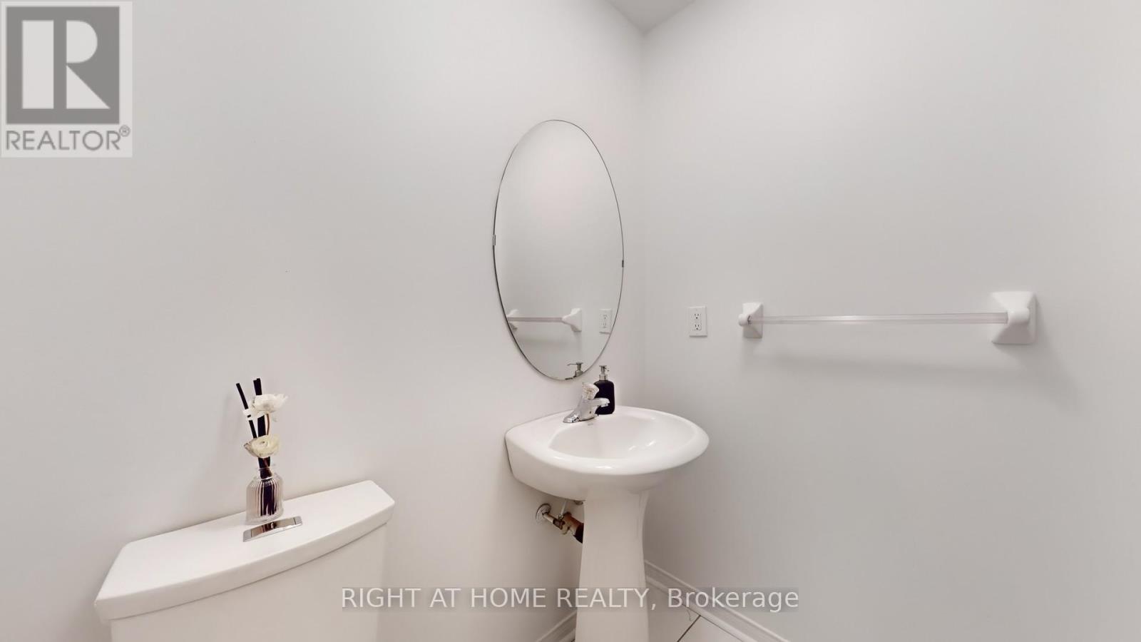 33 Fred Young Drive, Toronto, Ontario  M3L 0A1 - Photo 15 - W12821634