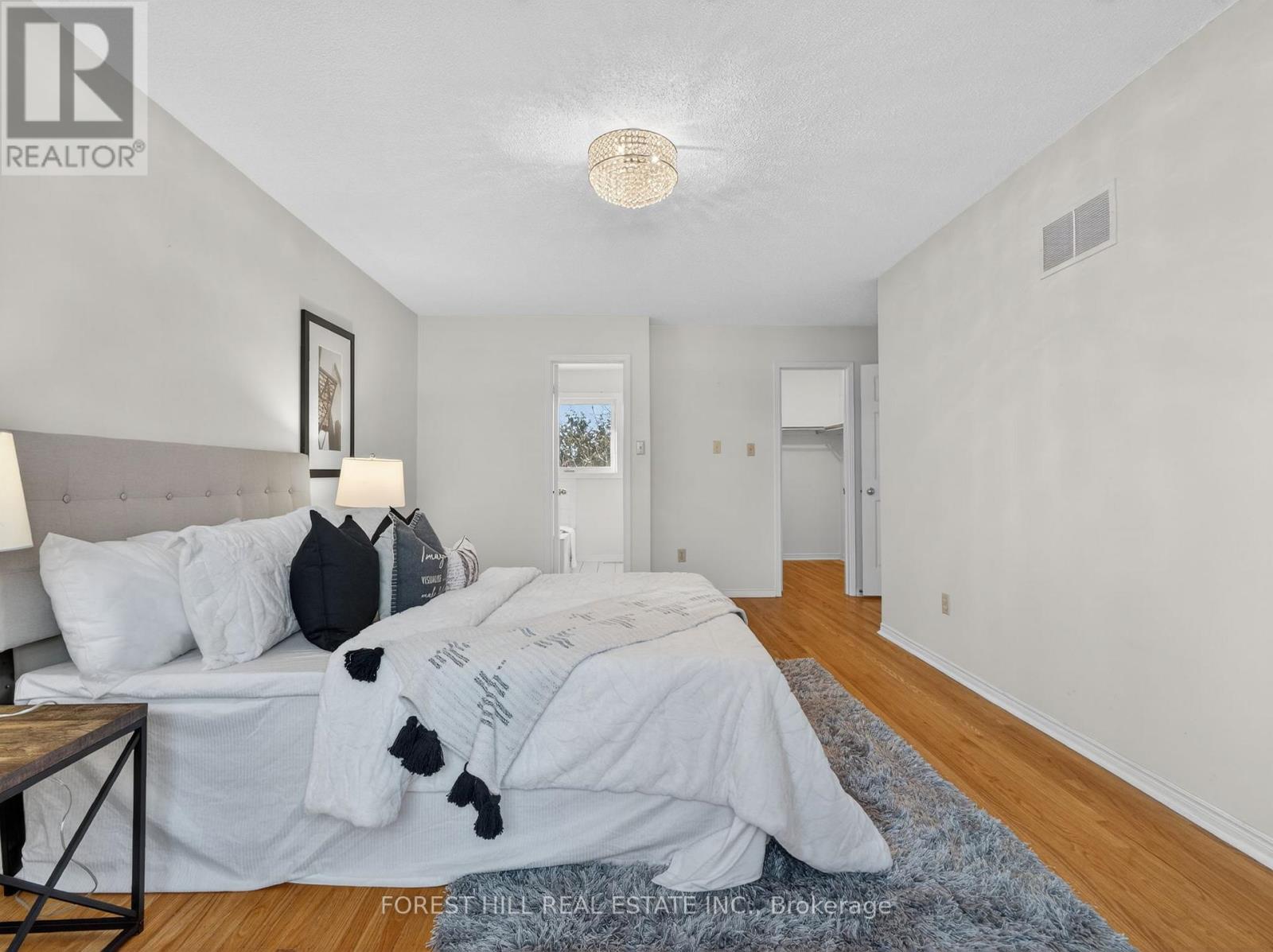 1523 Stoneybrook Trail, Oakville, Ontario  L6M 2R4 - Photo 13 - W12821636