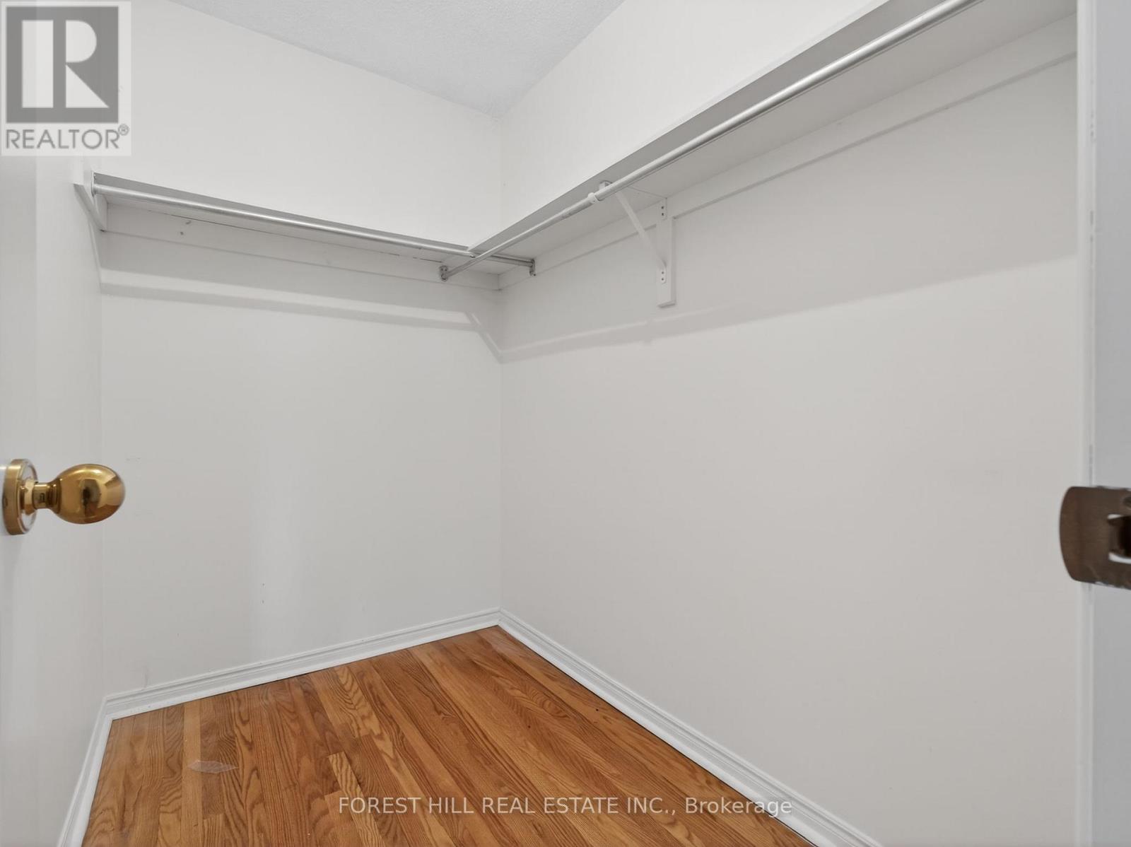 1523 Stoneybrook Trail, Oakville, Ontario  L6M 2R4 - Photo 17 - W12821636