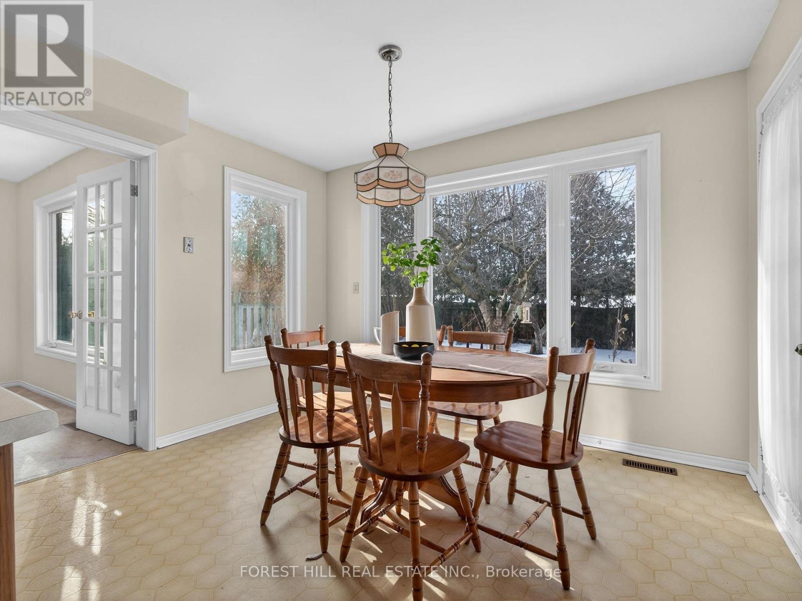 1523 Stoneybrook Trail, Oakville, Ontario  L6M 2R4 - Photo 7 - W12821636