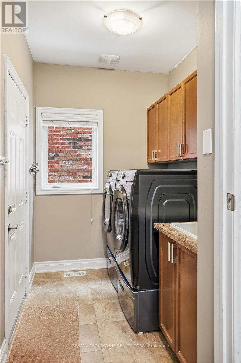 3260 Ribble Crescent, Oakville, Ontario  L6M 0B1 - Photo 12 - W12821658