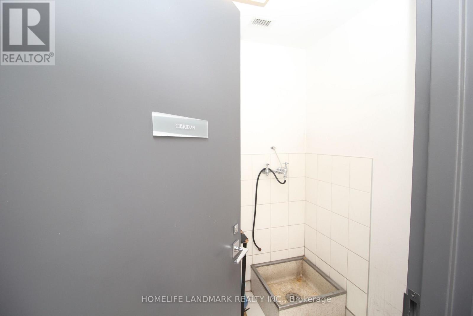 310 - 10 De Boers Drive, Toronto, Ontario  M3J 0L6 - Photo 22 - W12821666