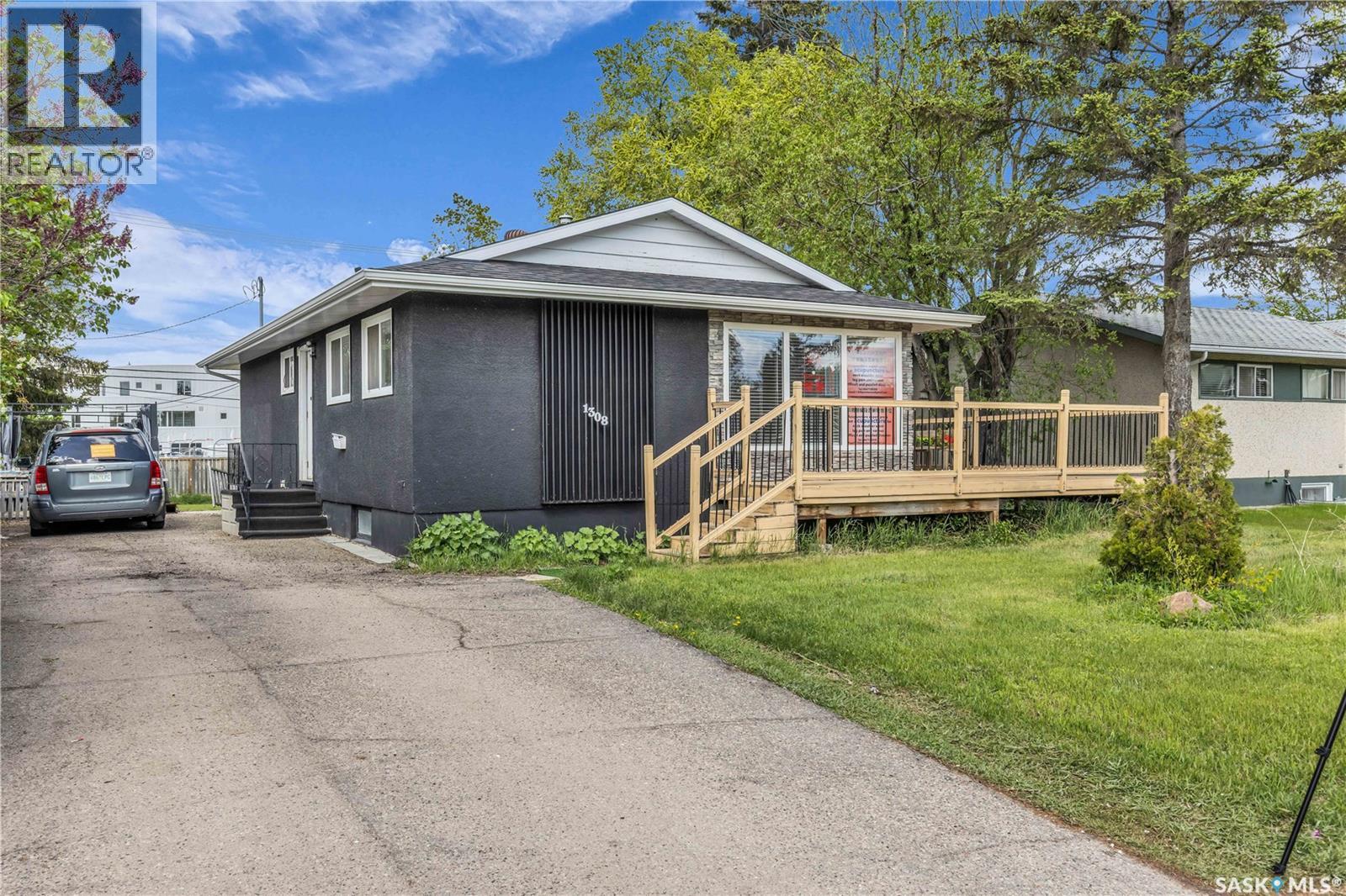 1308 Preston Avenue S, Saskatoon, Saskatchewan  S7H 2V4 - Photo 2 - SK029215