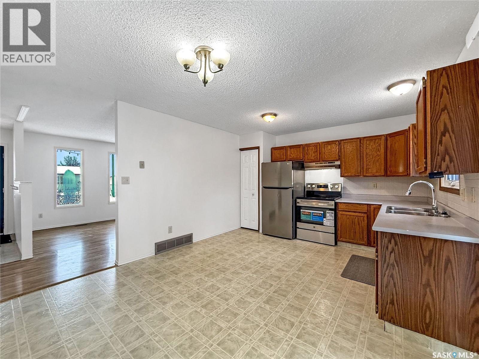 3205 Bliss Crescent, Prince Albert, Saskatchewan  S6V 7M1 - Photo 7 - SK029165