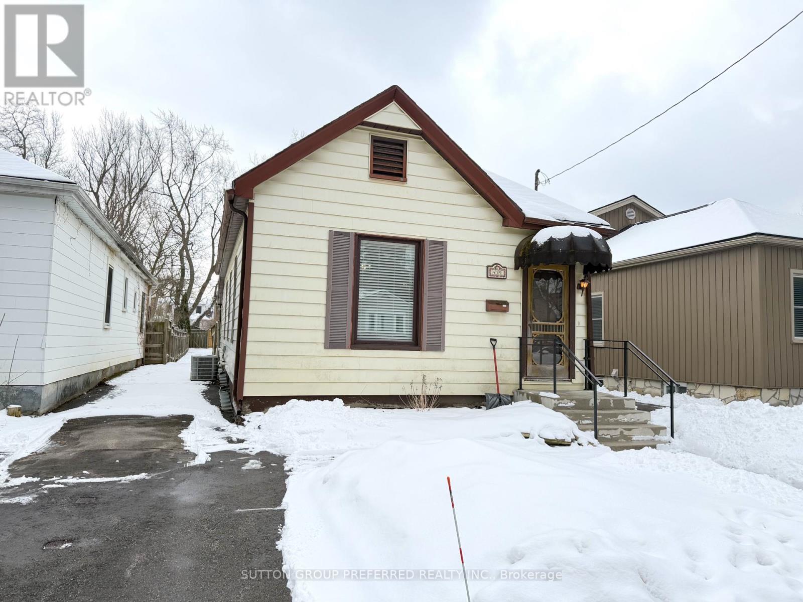 435 Chester Street, London South, Ontario  N6C 2J3 - Photo 2 - X12821704