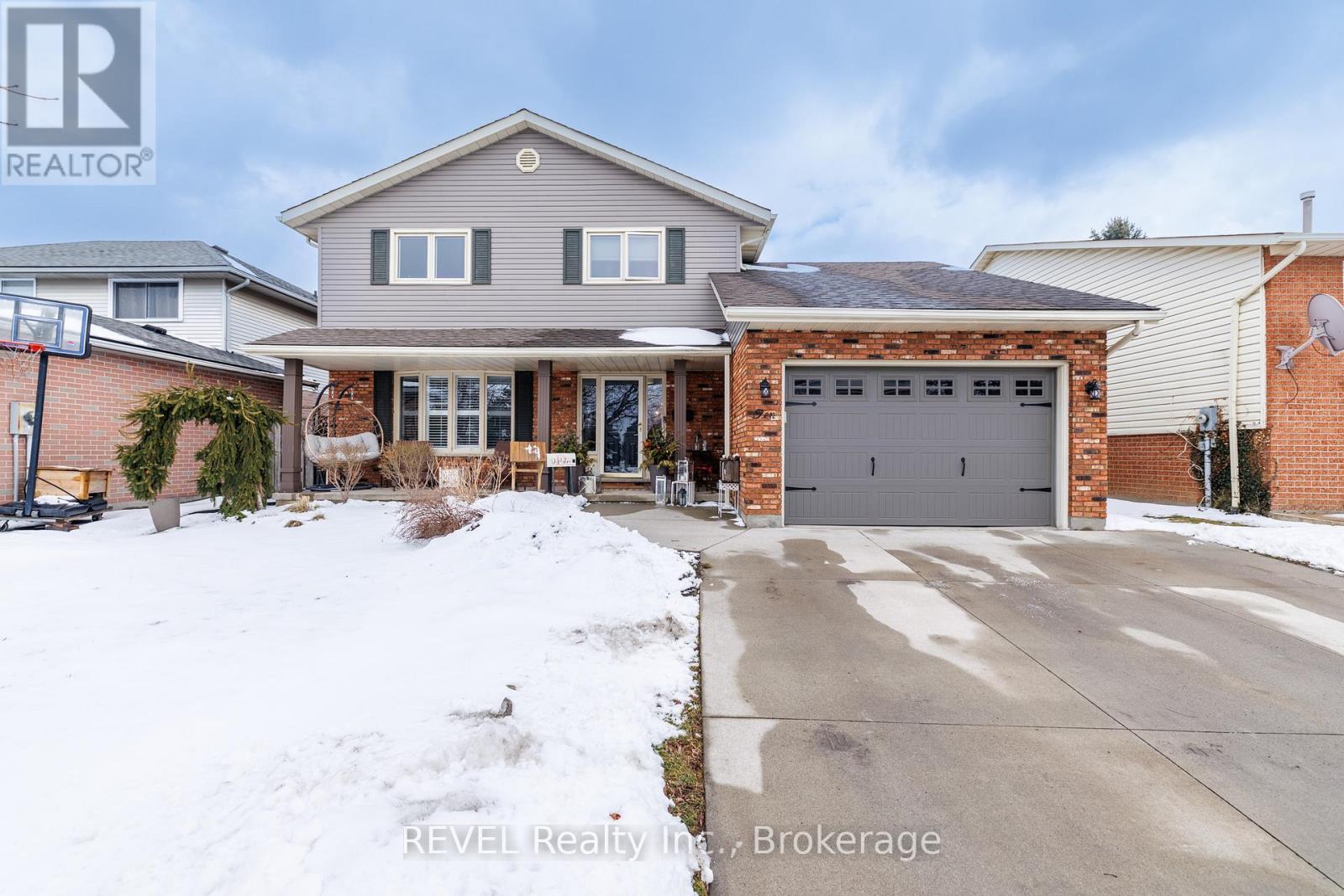 10 BASCARY CRESCENT, St. Catharines, Ontario