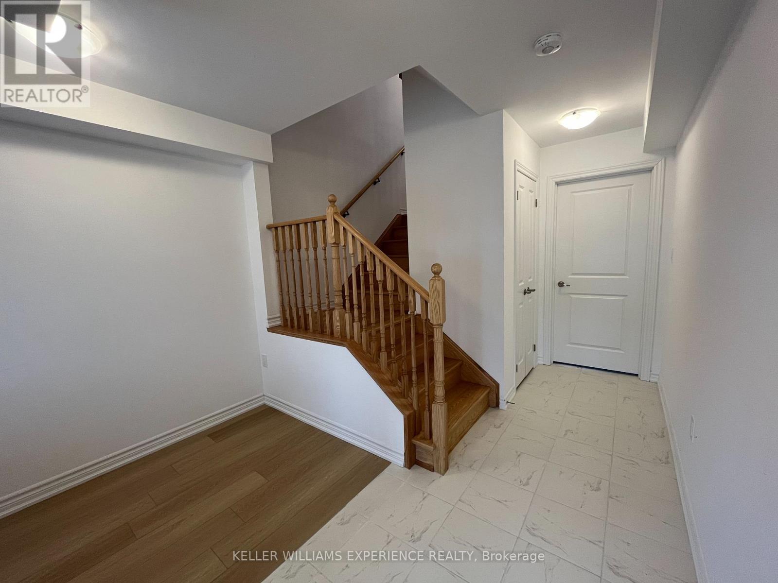 63 Harvest Crescent, Barrie, Ontario  L9J 0C2 - Photo 2 - S12821678