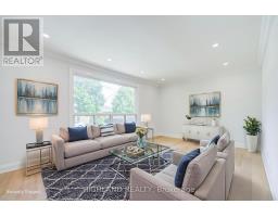 38 ESMOND CRESCENT, Toronto, Ontario