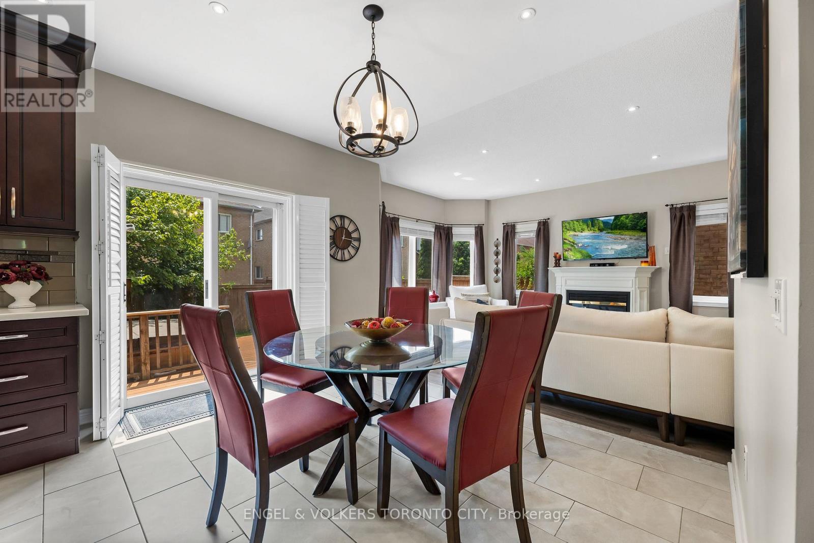 1510 Samuelson Circle, Mississauga, Ontario  L5N 8A2 - Photo 14 - W12821706