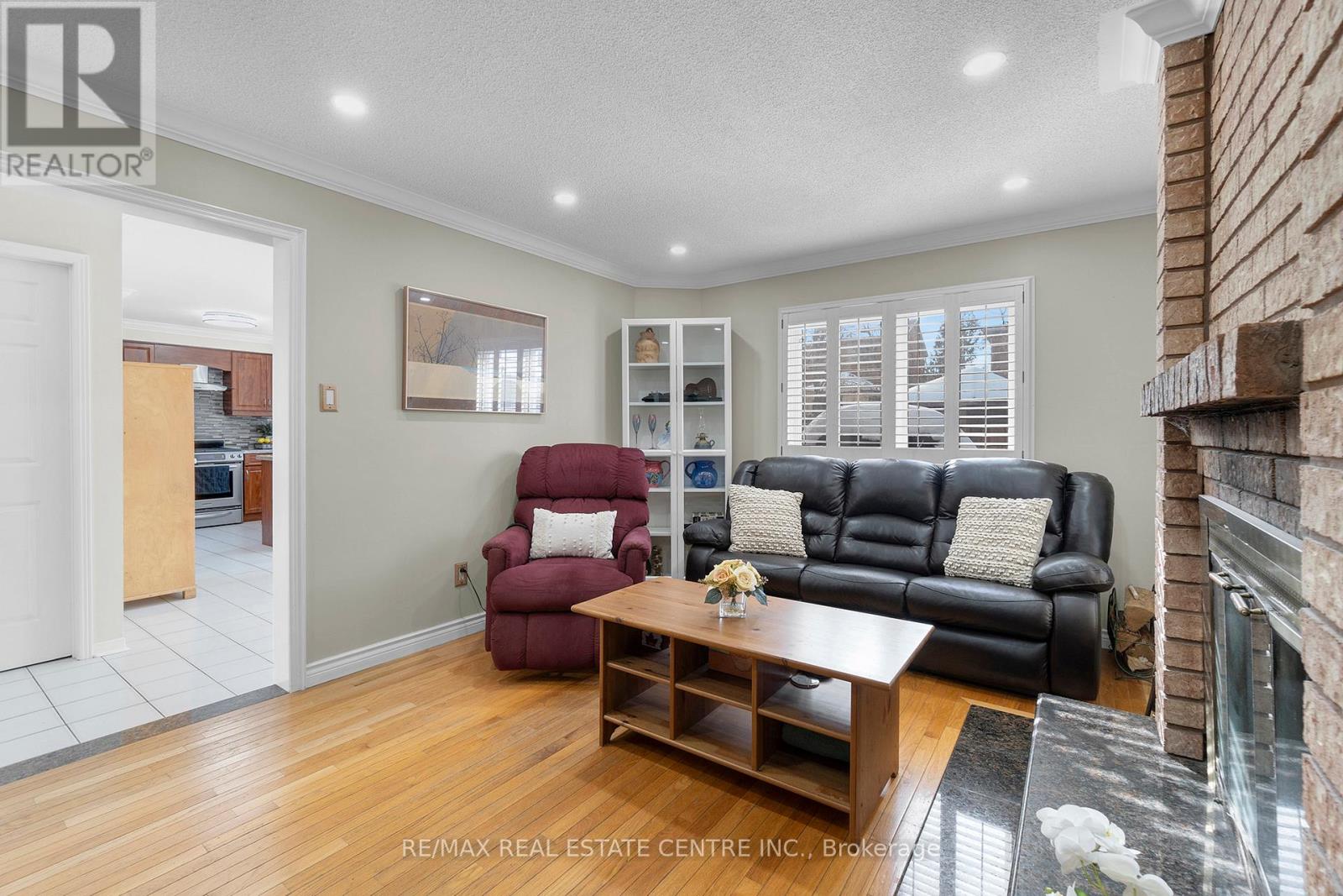 38 Sapphire Crescent, Brampton, Ontario  L6Z 4M4 - Photo 16 - W12821710