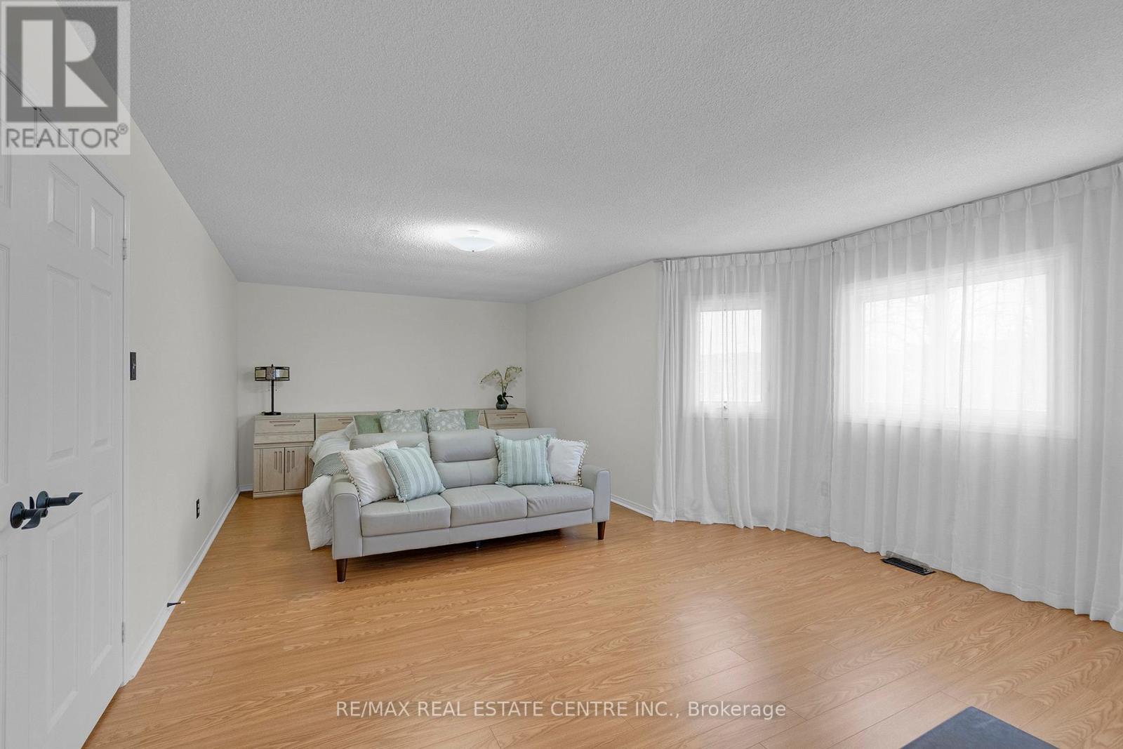 38 Sapphire Crescent, Brampton, Ontario  L6Z 4M4 - Photo 22 - W12821710