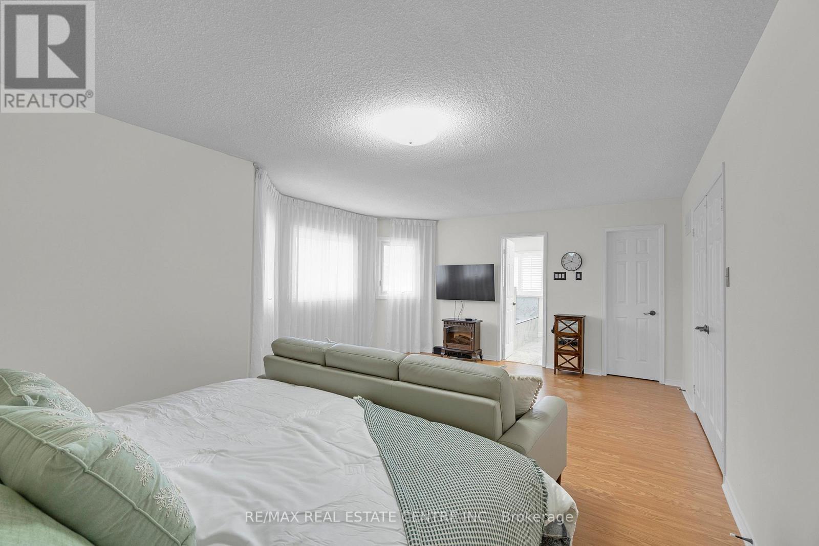 38 Sapphire Crescent, Brampton, Ontario  L6Z 4M4 - Photo 23 - W12821710