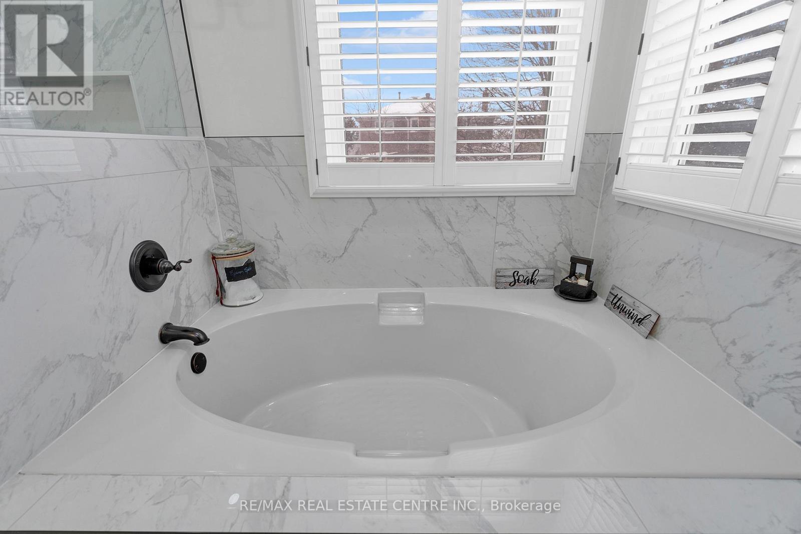 38 Sapphire Crescent, Brampton, Ontario  L6Z 4M4 - Photo 26 - W12821710