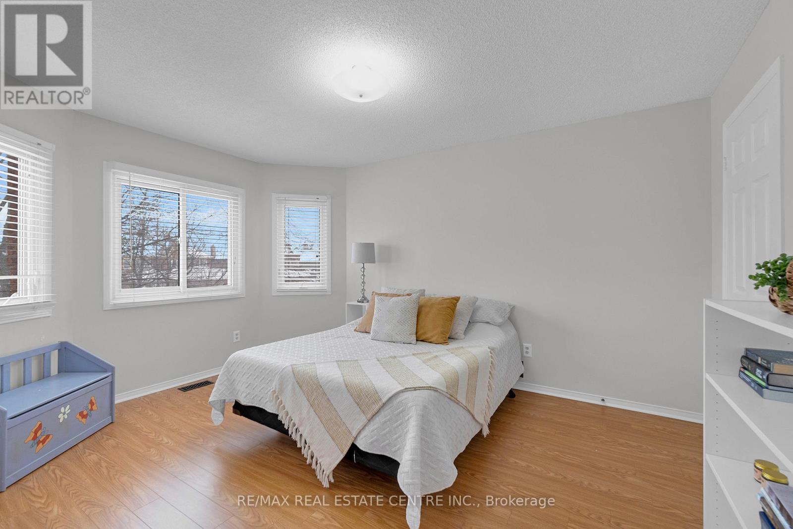38 Sapphire Crescent, Brampton, Ontario  L6Z 4M4 - Photo 27 - W12821710