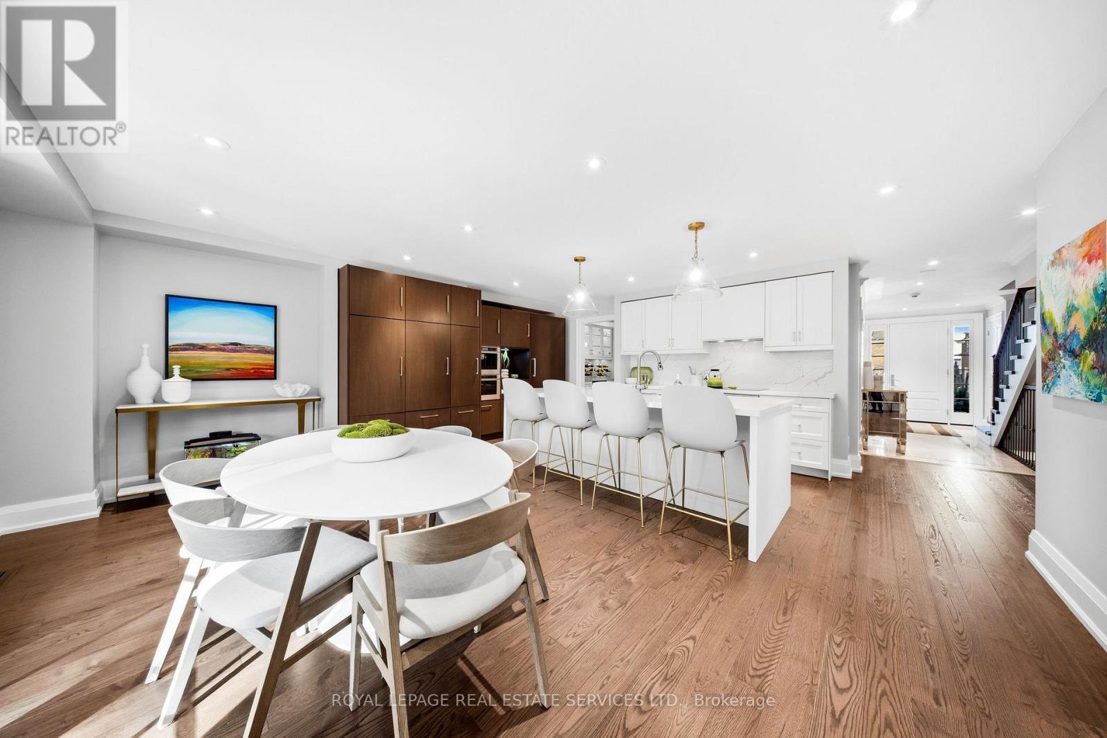 82 Dunedin Drive, Toronto, Ontario  M8X 2K5 - Photo 13 - W12821714