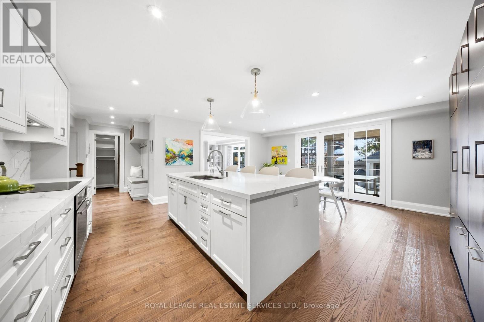 82 Dunedin Drive, Toronto, Ontario  M8X 2K5 - Photo 15 - W12821714