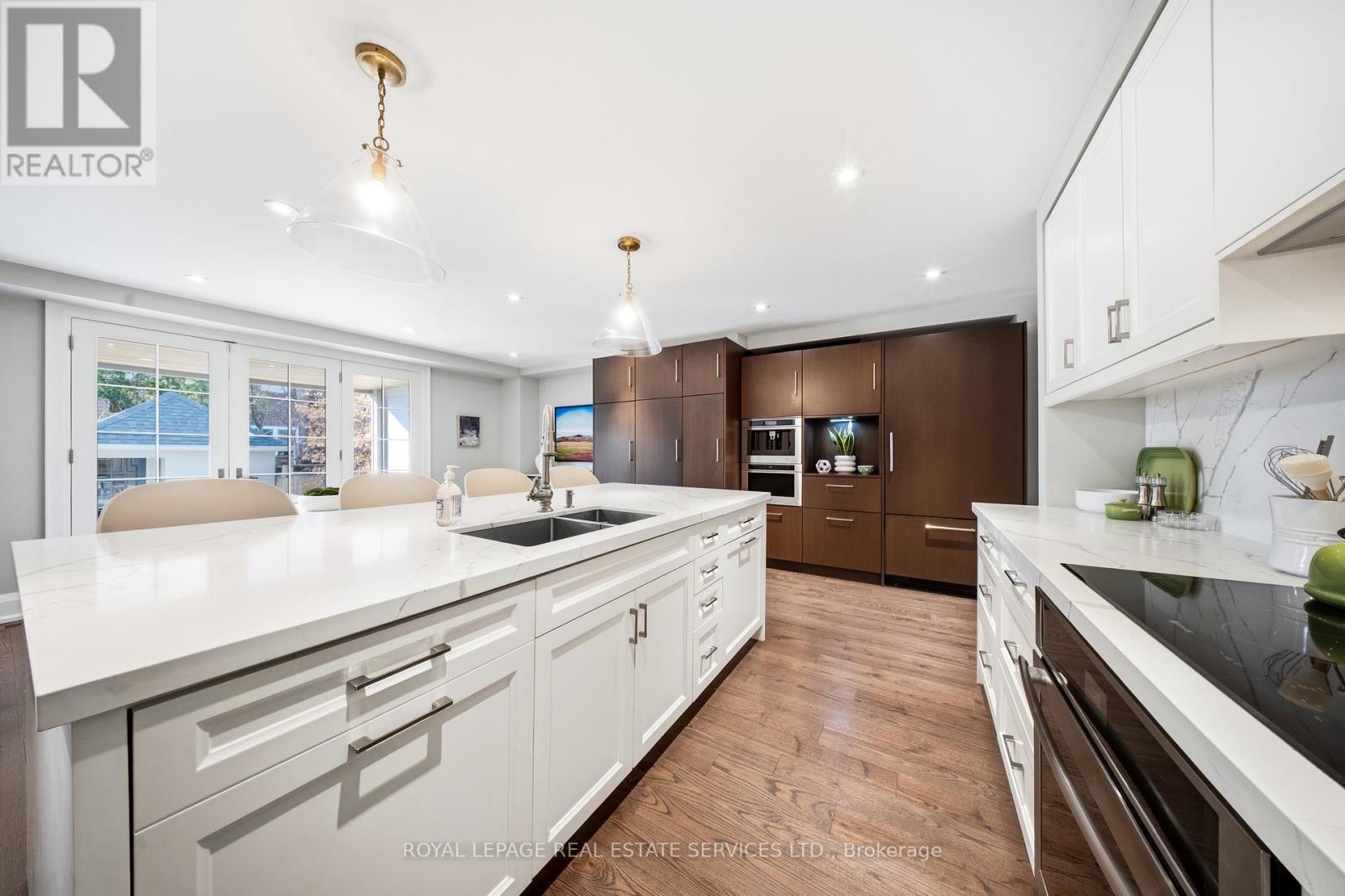 82 Dunedin Drive, Toronto, Ontario  M8X 2K5 - Photo 17 - W12821714