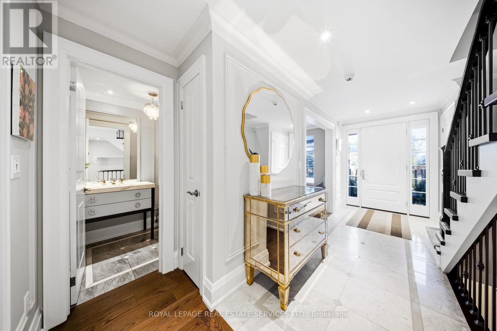 82 Dunedin Drive, Toronto, Ontario  M8X 2K5 - Photo 20 - W12821714